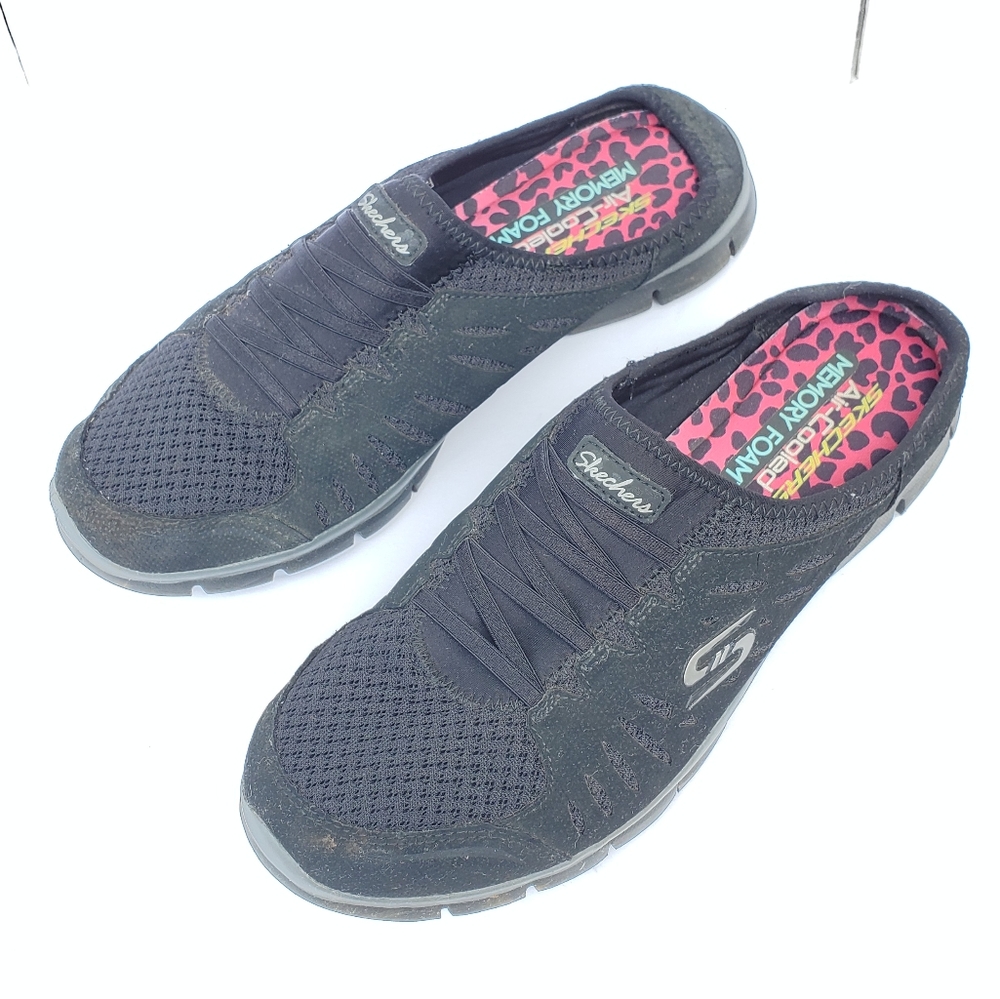 SKECHERS AIR COOLED MEMORY FOAM SLIPON SHOES